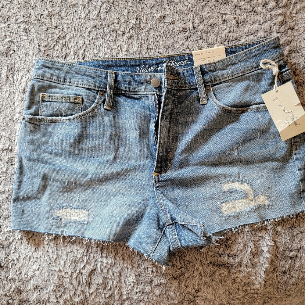 Universal thread Jean short